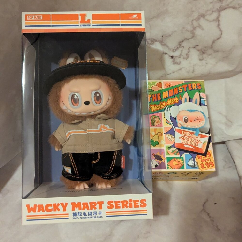 Pop Mart Wacky Mart Manager Labubu (Plus Gift) - Picture 1 of 3